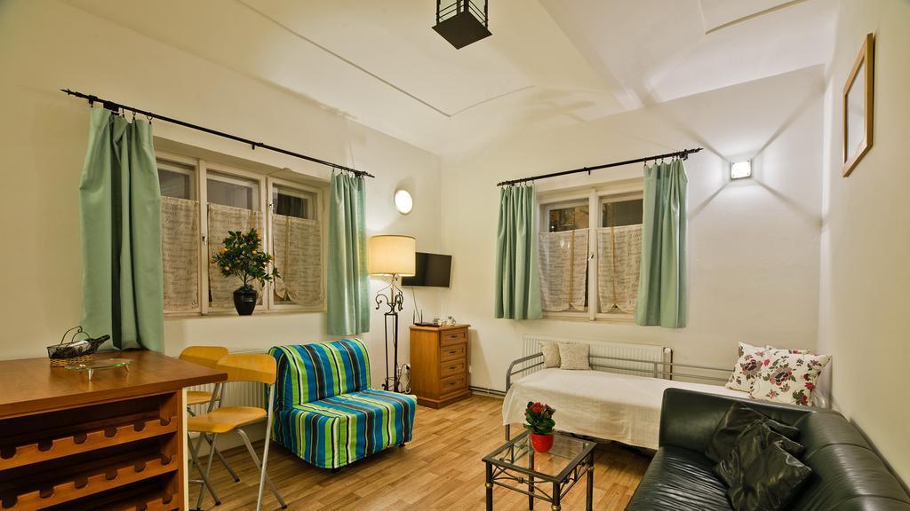 Apartmany V Podzamci Mělník エクステリア 写真