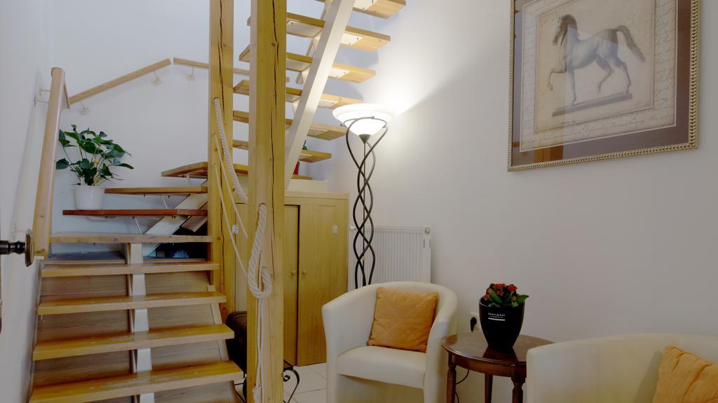 Apartmany V Podzamci Mělník エクステリア 写真