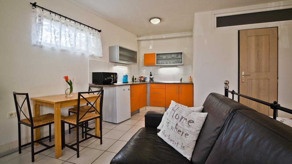 Apartmany V Podzamci Mělník エクステリア 写真